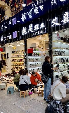 十三行清倉(cāng)掃貨攻略!買衫過(guò)新年,見(jiàn)識(shí)廣州最大服裝批發(fā)集散地